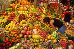 Fruit_Stall_in_Barcelona_Market-1053x700