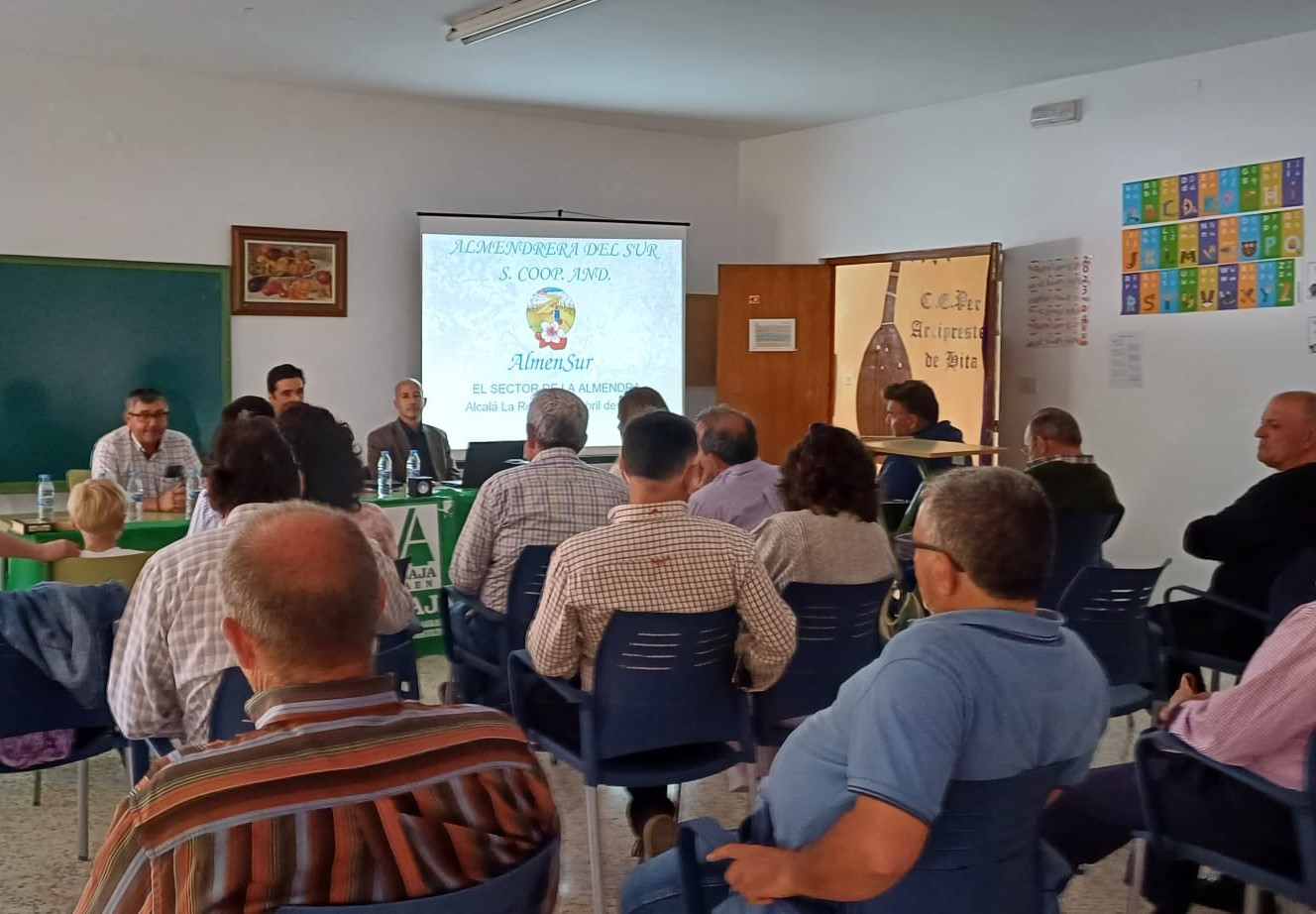 Jornada informativa sobre el sector de la almendra en Alcalá la Real